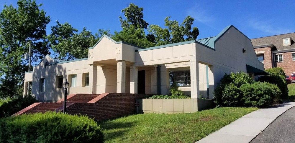 Traditional Health Clinic & Salt Spa: 6210 Highland Place Way, Knoxville, TN 37919
